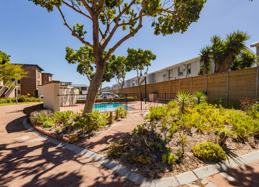 2 Bedroom Property for Sale in Royal Ascot Western Cape